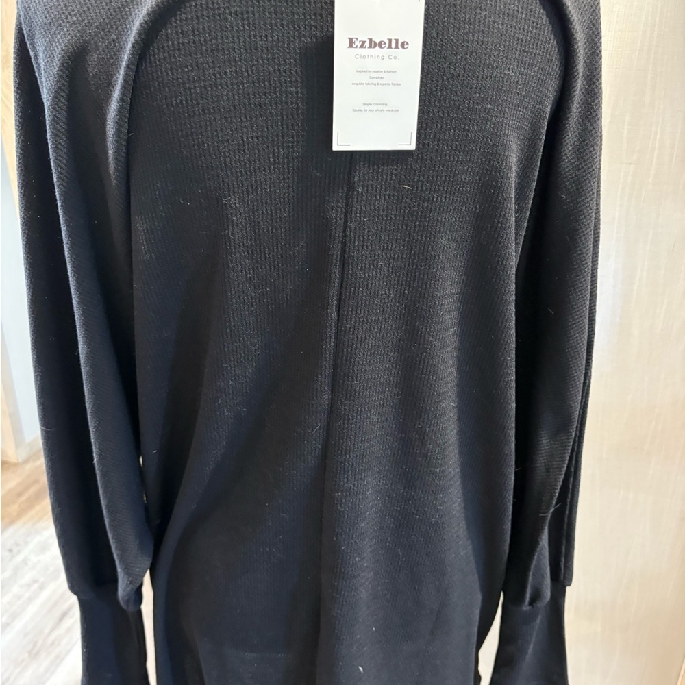 Ezbelle Elegant Black Knit Top - Picture 2 of 6